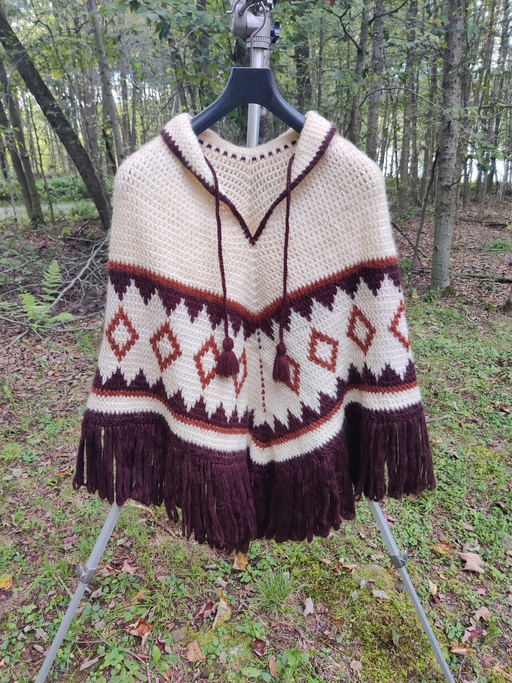 Vintage Poncho Sweater OS Hand Knit Aztec Fair Isle Fringe Tassel Collar Browns